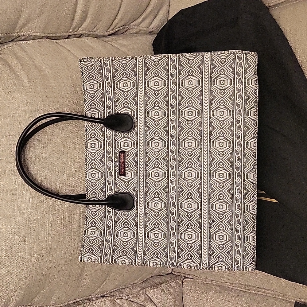 Large Tote - Picture 2 of 9